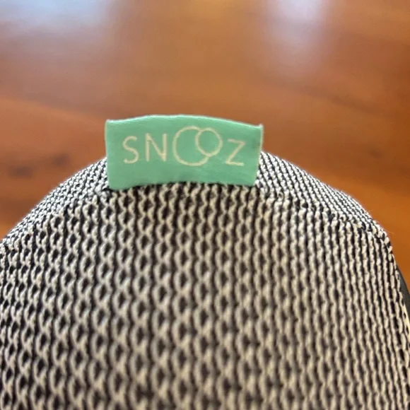 SNOOZ White Noise Machine - Picture 2 of 4